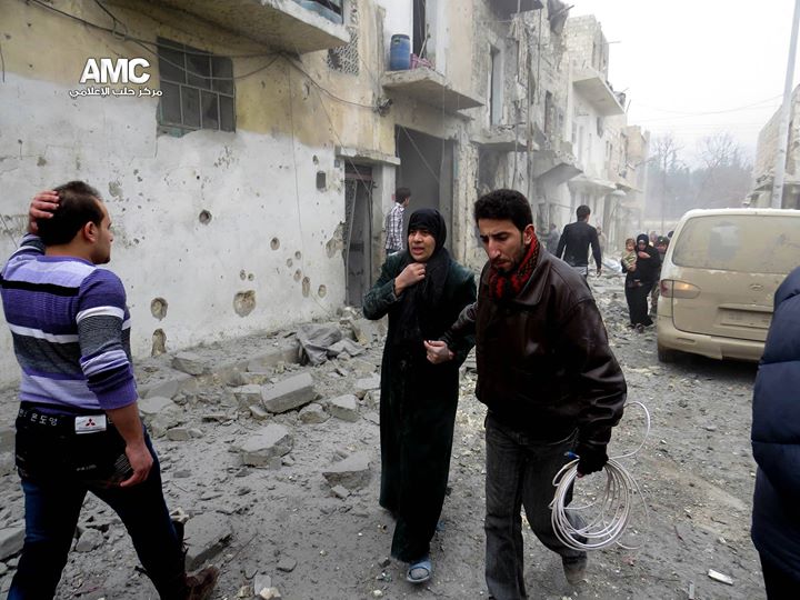 عشرات القتلى والجرحى بقصف على مواقع طبية ومدنية في حلب