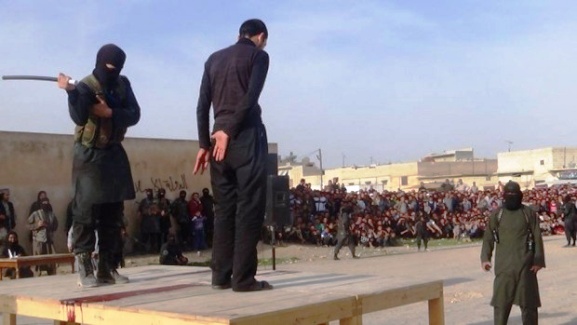 “داعش” يقطع رأس سوري بعد شكوى بسوء معاملته مع البدو