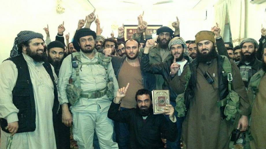 مكاتب انتساب جديدة لـ “داعش” في البوكمال و عناصر من”النصرة” في طليعة المبايعين
