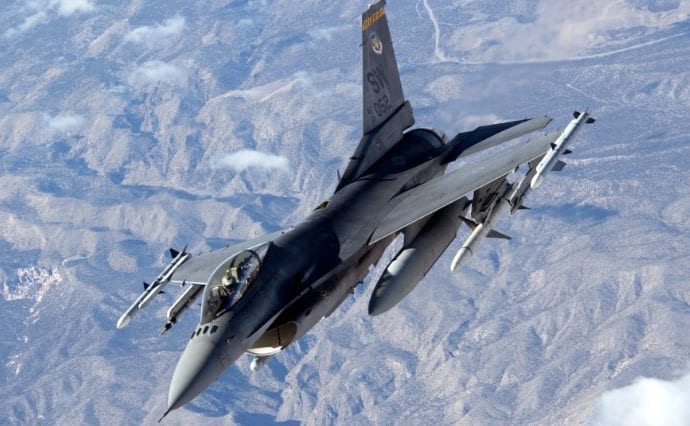 الضربات الفرنسية على الرقة ترفع أسعار النفط عالمياً