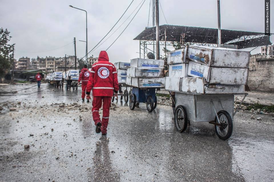 الهلال الأحمر يدخل معدات طبية إلى شرق حلب