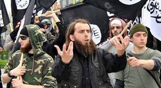 اعتقال ثمانية فرنسيين متورطين بإرسال مقاتلين إلى سوريا