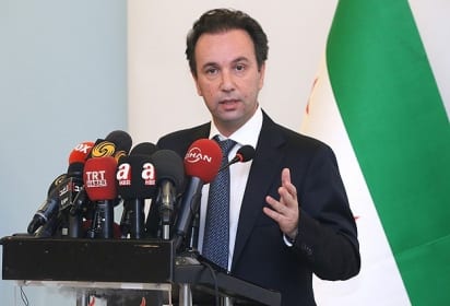 خالد خوجة: غارات التحالف أثبتت عجزها.. ادعموا الجيش الحر