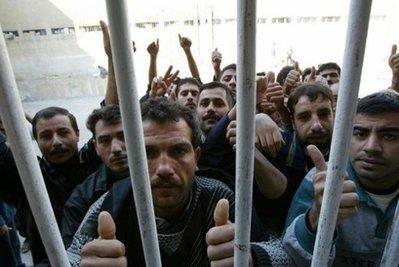 تحرير 53 معتقلاً من سجن المخابرات العامة في مدينة إدلب