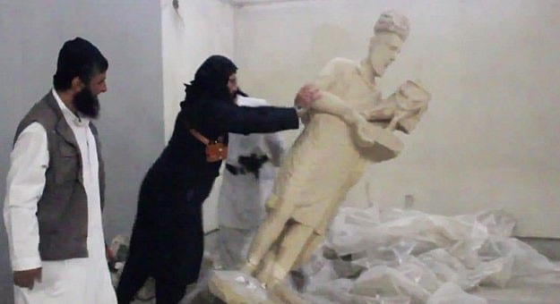 داعش تعرض آثاراً للبيع على موقع “إي باي”