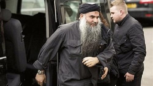 نائب يقدم استقالته من مجلس النواب وينضم للمتظاهرين