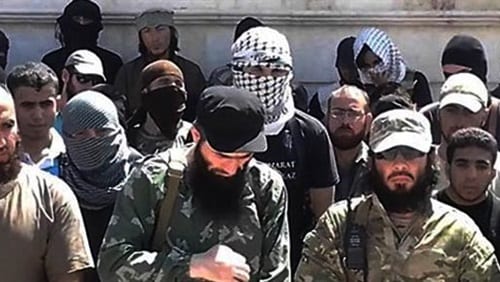 لعدم ثقته بالعناصر السورية: داعش “يستتيب” 800 مقاتل في الرقة