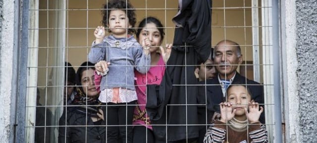 مطالب بالإفراج عن 300 لاجئ من الفلسطينين والسوريين في مقدونيا