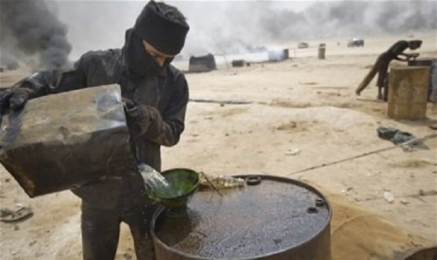 داعش يبيع النفط بالليرة السورية.. وقيمة الليرة ترتفع بنسبة 15%