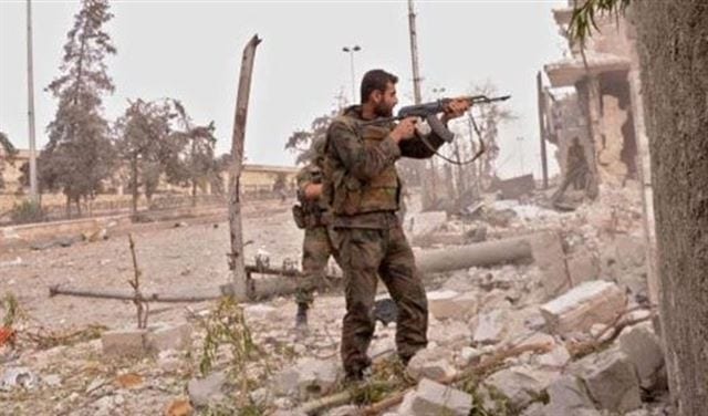 النصرة تقتحم قرية في إدلب وتسيطر على أسلحة للجيش الحر