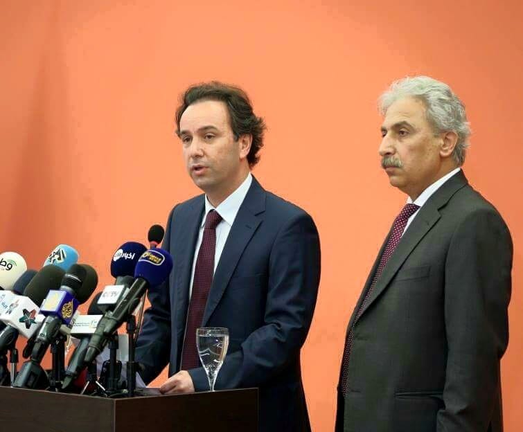 خوجة يعتذر عن إزاحة العلم.. ويؤكد على أن ما حصل هو “خطأ غير مقصود”
