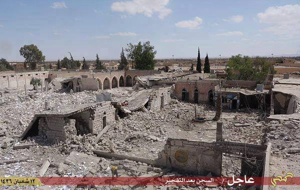 داعش يفجّر سجن تدمر العسكري