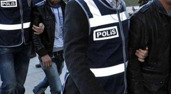 تركيا: اعتقال 4 مدعين وشرطي لمحاولة تفتيش حافلة في طريقها إلى سوريا
