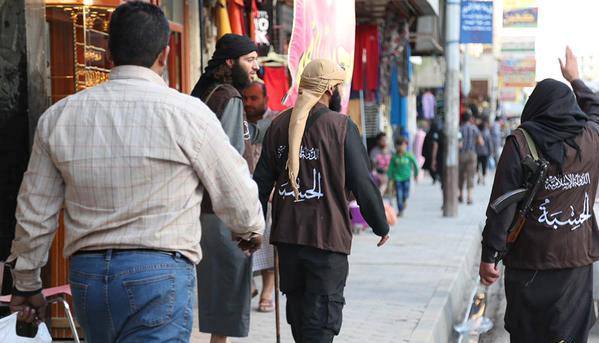 داعش يفرض زيّاً مخصصاً لعناصر الحسبة تجنباً للمشاكل مع أهالي الرقة