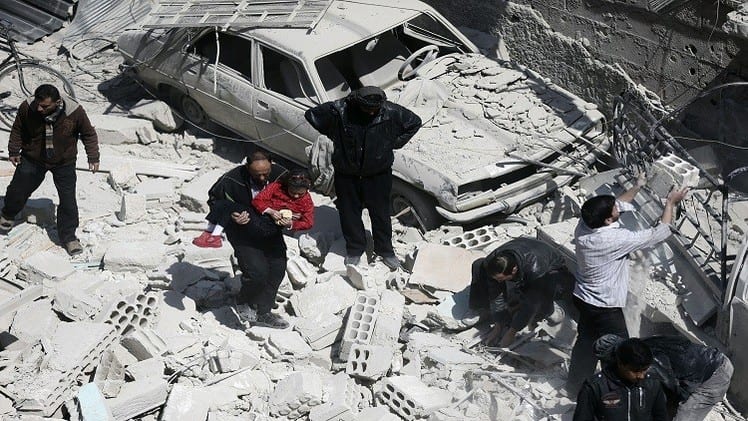 مقتل 11مدنياً وإصابة 100 جريح في قصف جوي على سوق بدوما