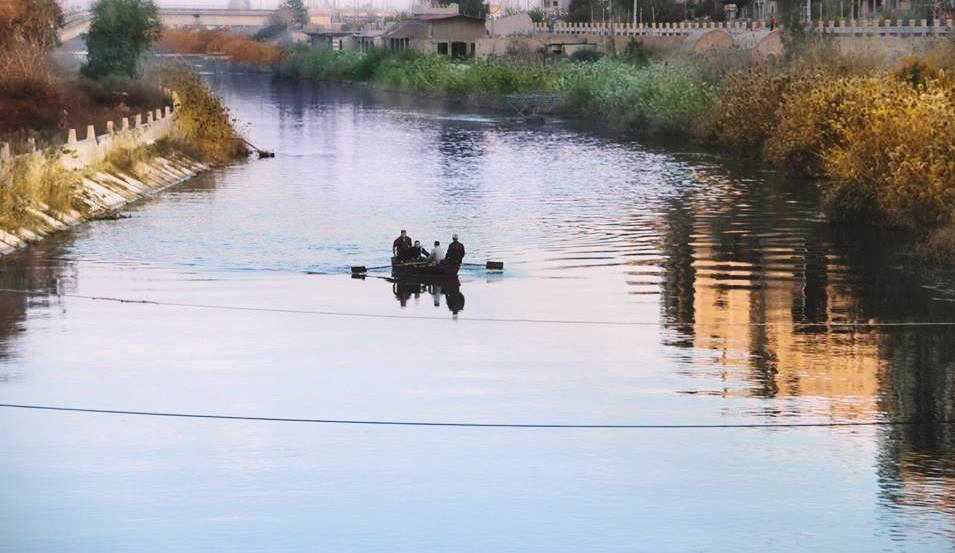 دير الزور: داعش يقتل أشخاصاً “يهرّبون” السلع إلى مناطق النظام