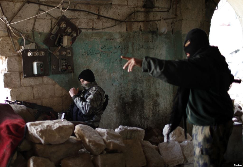 حلب: اشتباكات بين المعارضة والوحدات في عفرين.. وبين النصرة والفرقة 30 في المالكية