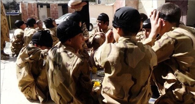 الخارجية البريطانية: “أكثر من 60 في المئة من مقاتلي داعش بدير الزور هم أطفال”