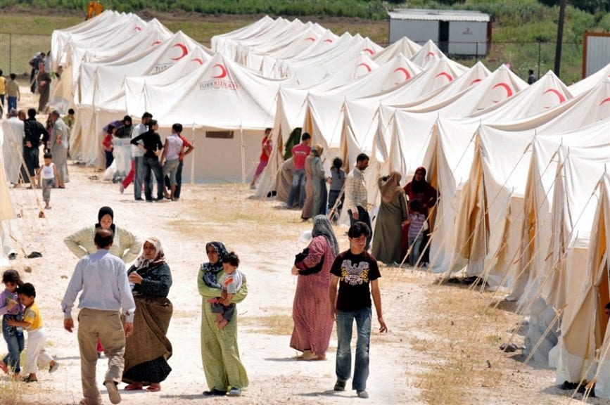 تركيا تبلغ “أقصى طاقتها” لاستيعاب اللاجئين السوريين