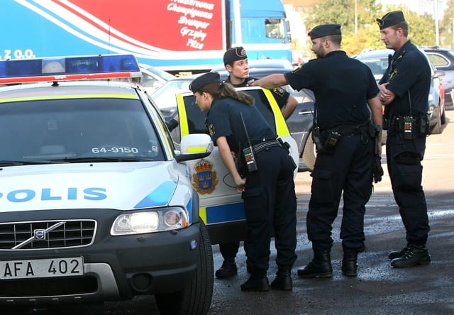توقيف شخصين سويديين بتهمة “ارتكاب جرائم إرهابية” في سوريا