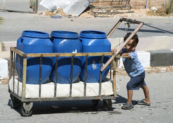 المياه مقطوعة عن درعا والسكان يعتمدون على الآبار