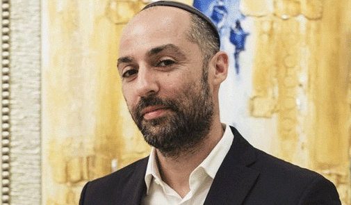 رجل أعمال يهودي يعلن حملة لـ”تحرير المستغلين جنسياً” من قبل داعش