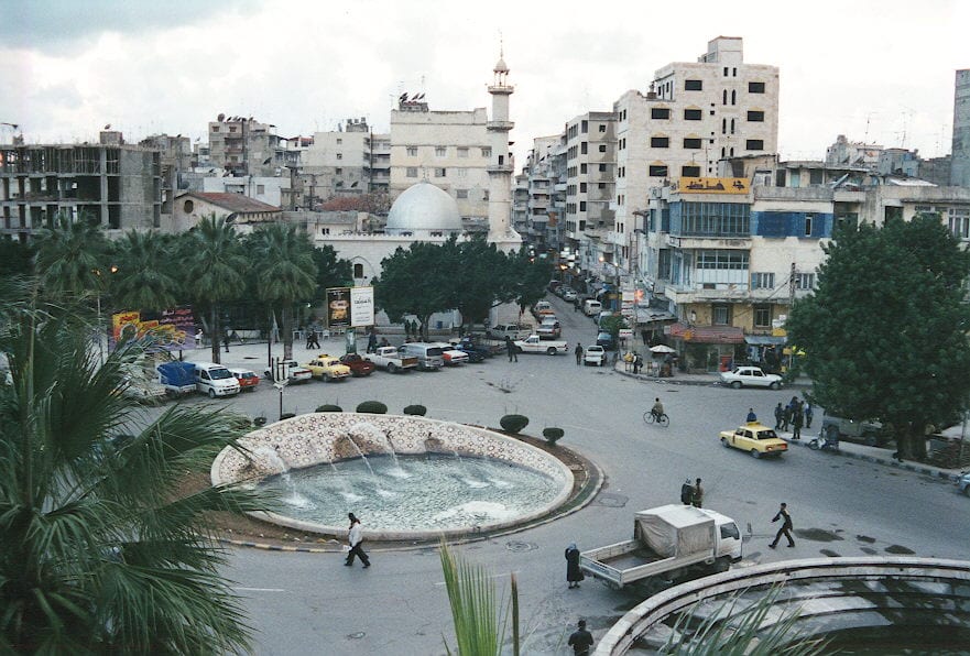 صواريخ غراد على مدينة اللاذقية.. وسقوط عدد من المدنيين