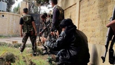 النصرة تهاجم حاجزاً لقوات لنظام على أوتستراد سلمية – حمص وتوقع عشرين قتيلاً