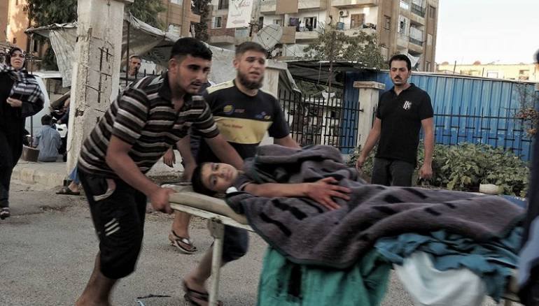 حمص: مقتل 20 مدنياً معظمهم أطفال جراء قصف النظام لحديقة عامة في الوعر