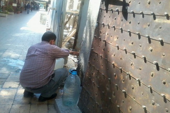 تصاعد في أزمة مياه الشرب بدمشق.. وارتفاع أسعار العبوات الجاهزة