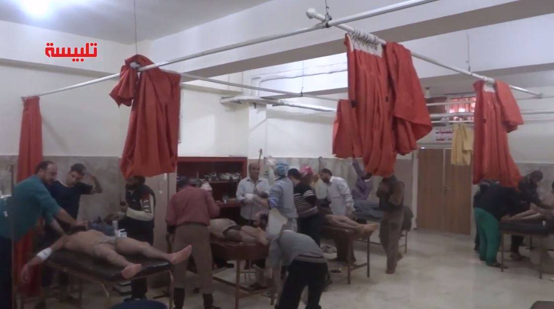 3 قتلى و40 حالة اختناق بقصف بالغازات السامة على تلبيسة في حمص