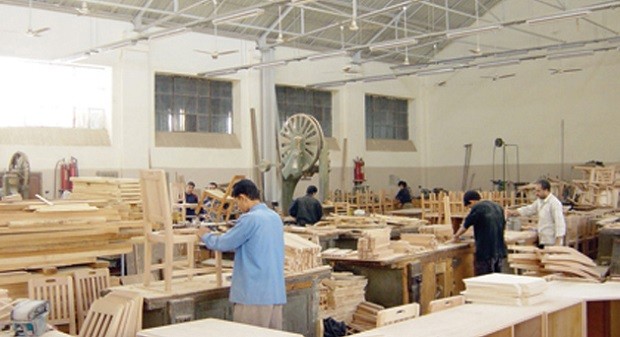 شراء الموبيليا يتحول إلى “حلم” مع ارتفاع أسعارها 5 أضعاف