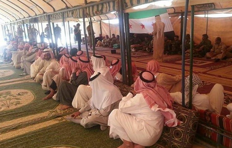 عشائر الرقة تطالب بـ”تسليح العرب لقتال داعش”