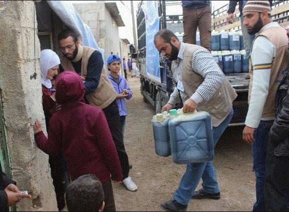 مجلس مدينة درعا يطلق مشروع “دفئ الشتاء” لمساعدة العائلات الفقيرة