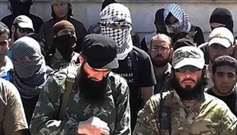 المرصد يؤكد تخفيض رواتب عناصر “داعش” للنصف.. ونشطاء يشككون