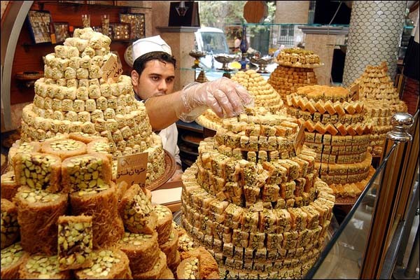 في دمشق: حلويات بالبازلاء بدل الفستق الحلبي