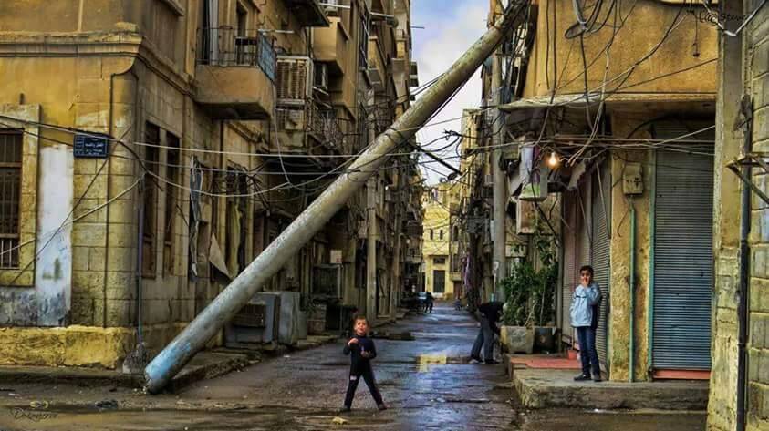 بين نارين.. أهالي دير الزور حيث النظام بينهم والتنظيم حولهم