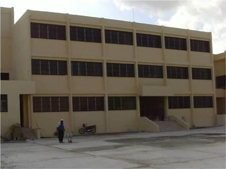 “داعش” يفتتح مدرسة باسم البغدادي.. ويعاقب الطلاب المقصرين بحفر الخنادق