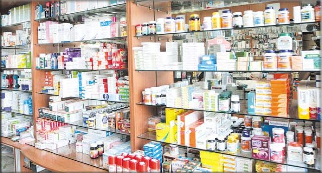 بعد رفع الأسعار 50%.. الإنتاج لم يتحسن والأدوية المهربة تغزو الأسواق