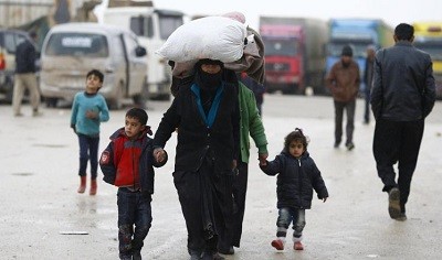 مئات النازحين من تدمر إلى حلب بسبب المعارك .. واشتباكات في حلب وريفها