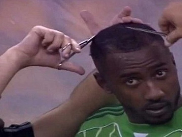إيقاف مباراة لكرة القدم بسبب تسريحة شعر لاعب “معادية للإسلام”
