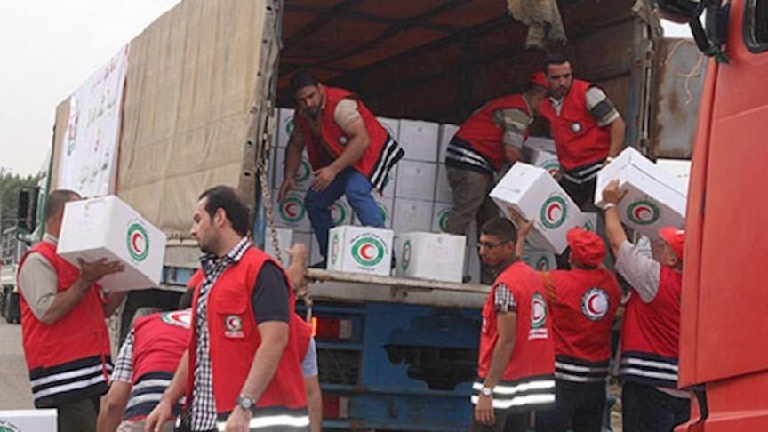 ديرالزور: إلقاء المساعدات جوّاً على أحياء محاصرة.. واستياء من عدم توزيعها