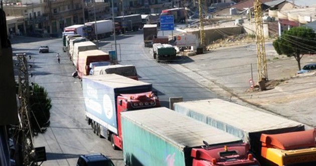 انخفاض إيرادات نقل البضائع في سوريا جراء إغلاق المعابر
