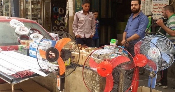 مروحة كهربائية تكلف الموظف راتب لشهر كامل
