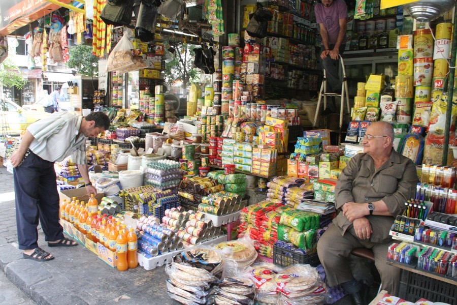 المواطن يدفع 30% زيادة في سعر السلعة جراء الروتين والفساد