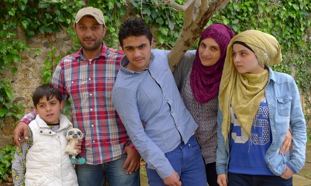 الغارديان: عائلة سورية فرّت من حمص طلباً للأمان.. لم تلقى مساندة من فرنسا