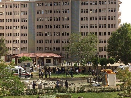 قتيل و13 جريحاً بانفجار سيارة مفخخة في ولاية غازي عنتاب التركية