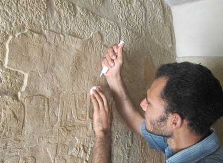 فرنسا تدرب علماء آثار سوريين على ترميم المواقع المتضررة من الحرب