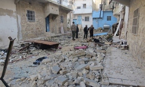 براميل وقنابل عنقودية على حلب وريفها.. ومقتل مدنيين جراء قصف المعارضة للشيخ مقصود