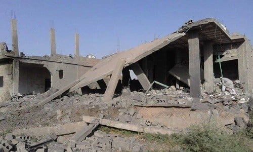 دير الزور: مقتل وإصابة مدنيين بقصف جوي.. وداعش يأمر بتصوير رواد مقاهي الانترنت